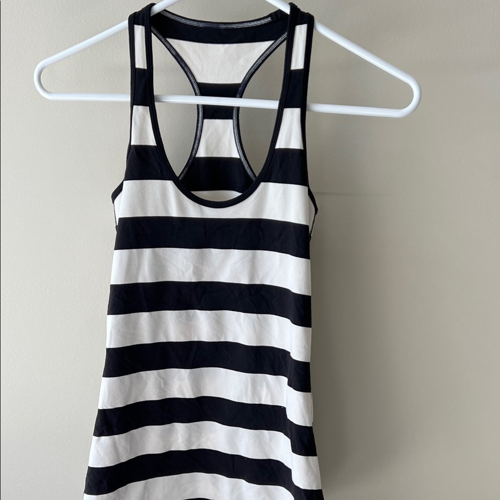 Lululemon Black & White Striped Racerback Tank Top size Small